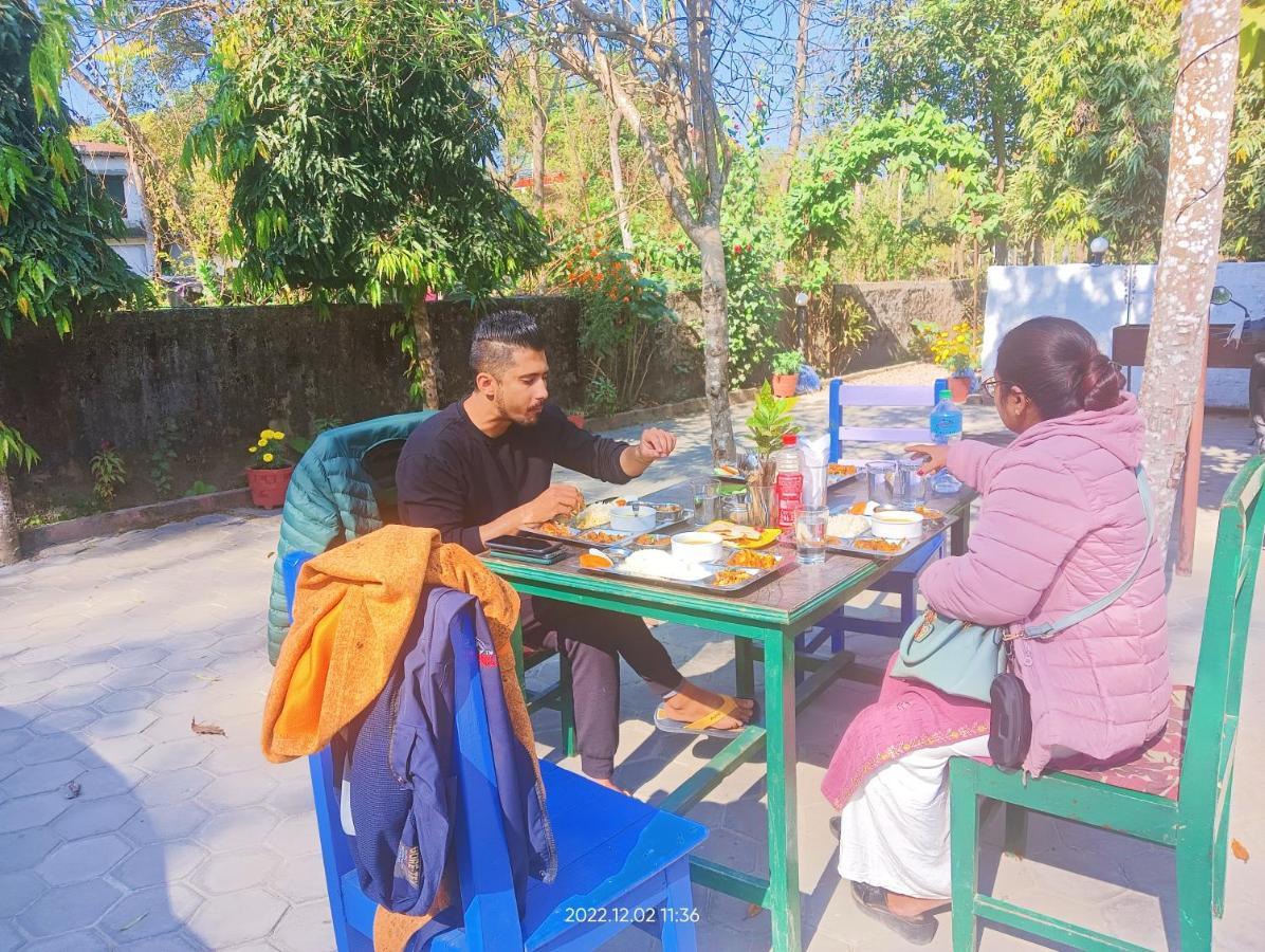 Hotel Butterfly - Peaceful Garden For Nature Lovers Sauraha Extérieur photo