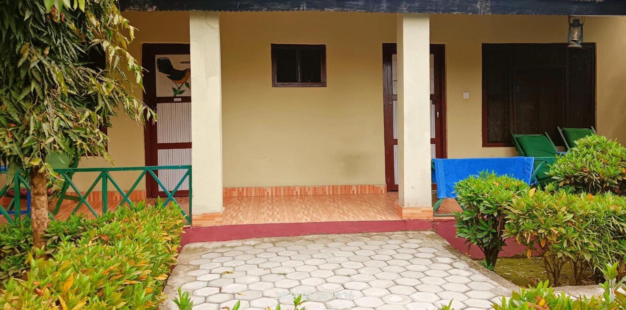 Hotel Butterfly - Peaceful Garden For Nature Lovers Sauraha Extérieur photo