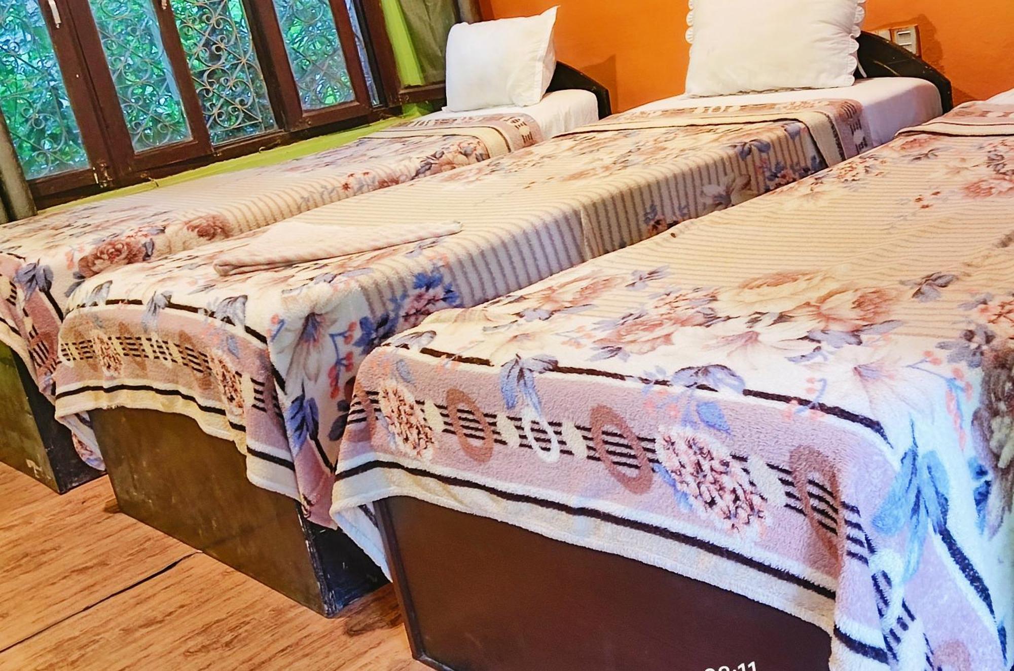 Hotel Butterfly - Peaceful Garden For Nature Lovers Sauraha Extérieur photo