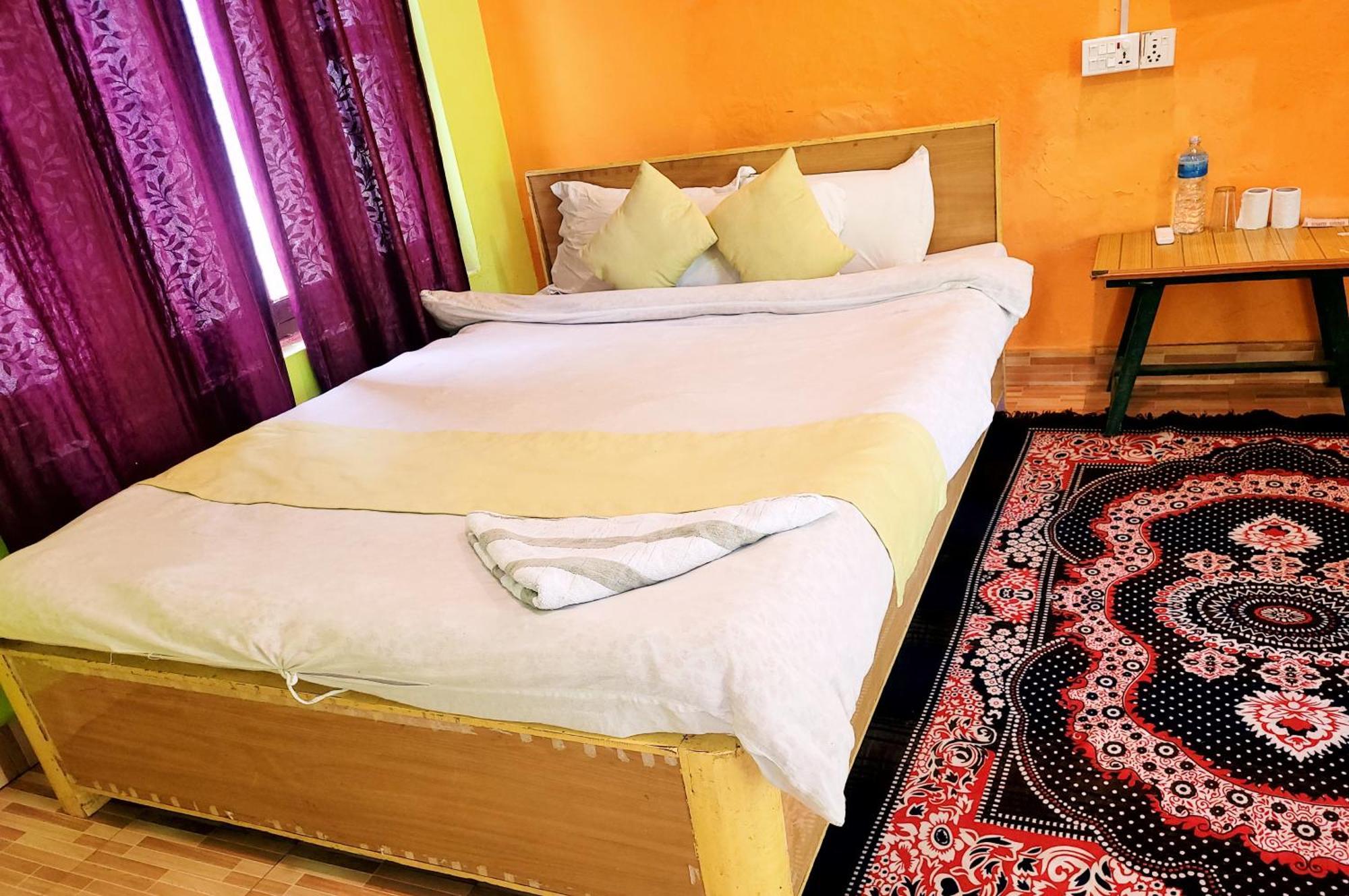 Hotel Butterfly - Peaceful Garden For Nature Lovers Sauraha Extérieur photo